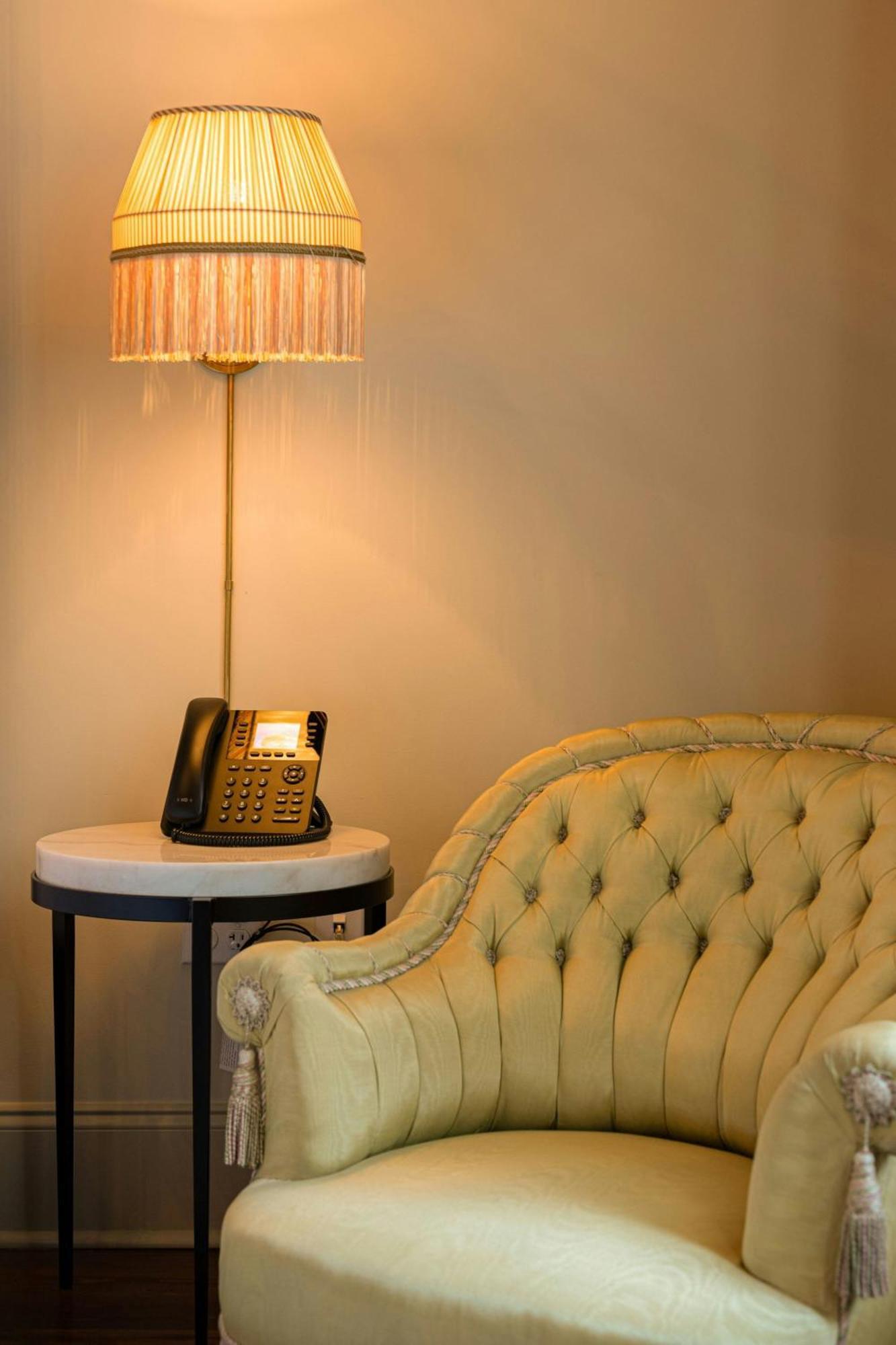 Hotel Cleo, Knoxville Downtown, A Tribute Portfolio Hotel 외부 사진