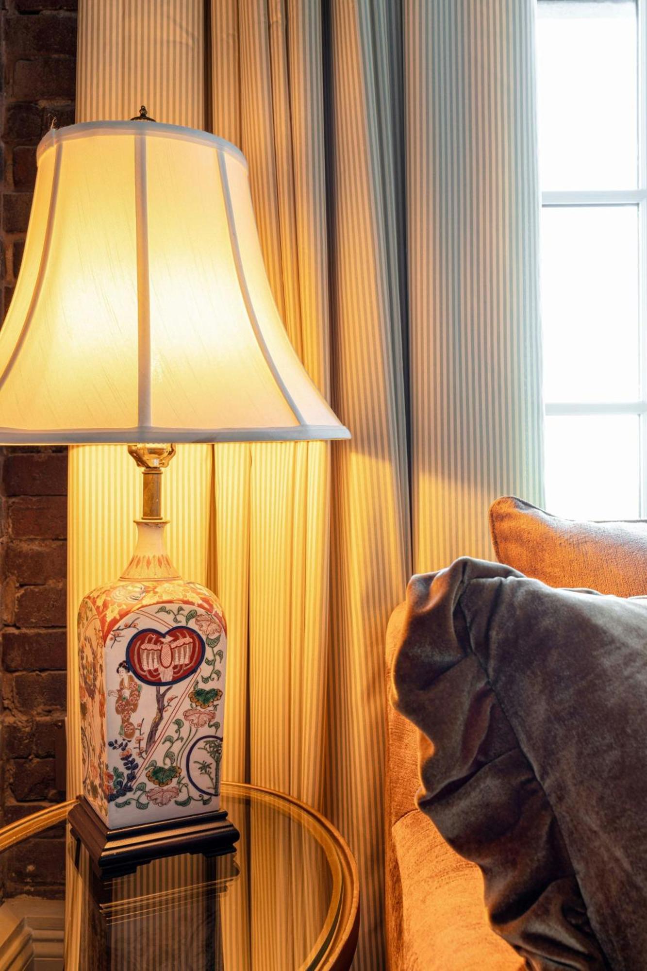 Hotel Cleo, Knoxville Downtown, A Tribute Portfolio Hotel 외부 사진